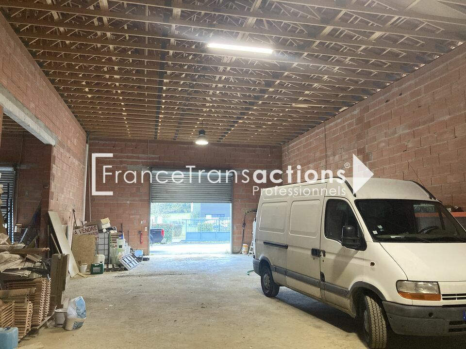 LOCAL D'ACTIVITE A LOUER SECTEUR FONSORBES 250 M² 