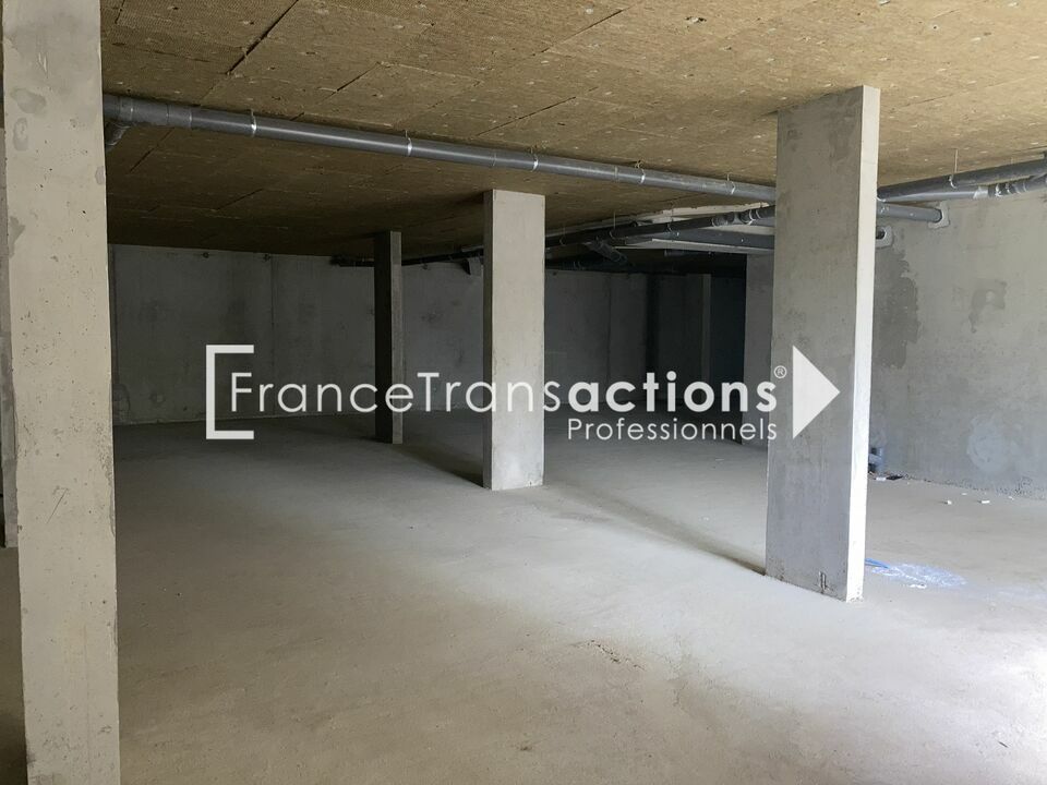 LOCAL COMMERCIAL / BUREAU 320 M² A VENDRE HYPER CENTRE BRUGUIERES
