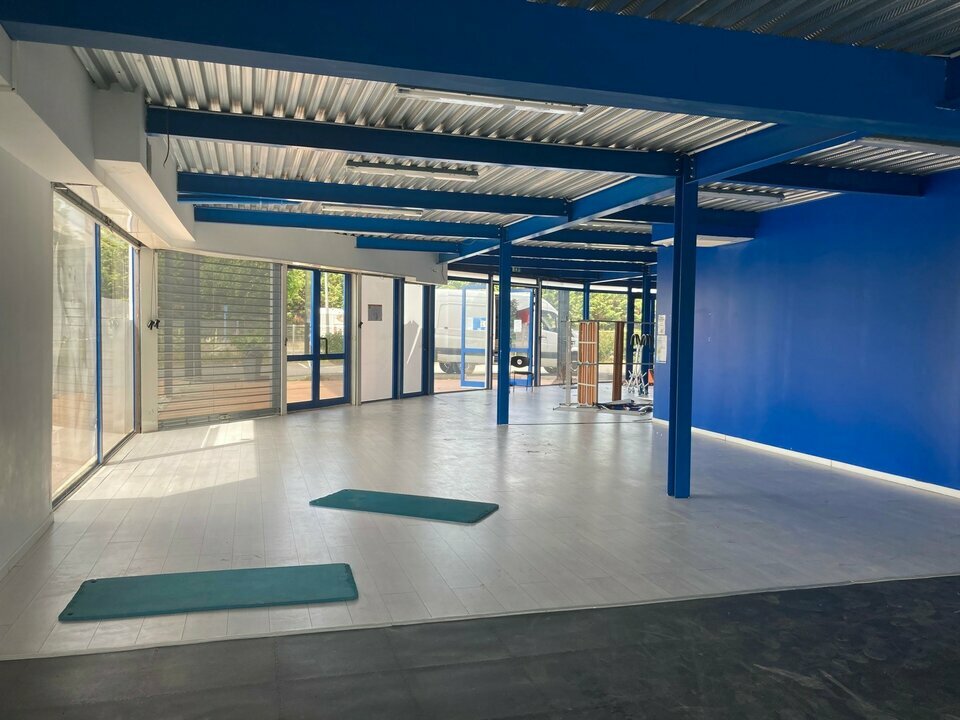 A LOUER, 770 M² DE SURFACE COMMERCIALE AVEC PARKING, SECTEUR 31470