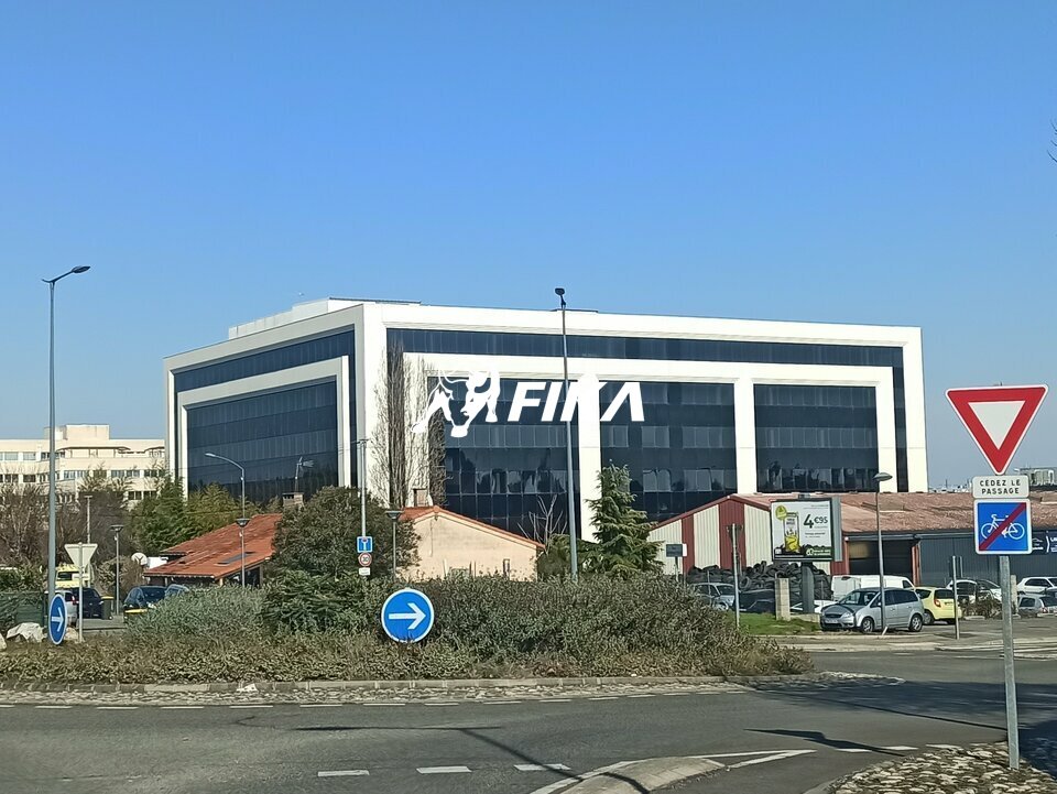 A LOUER IMMEUBLE DE BUREAUX 10366 m2 COLOMIERS 