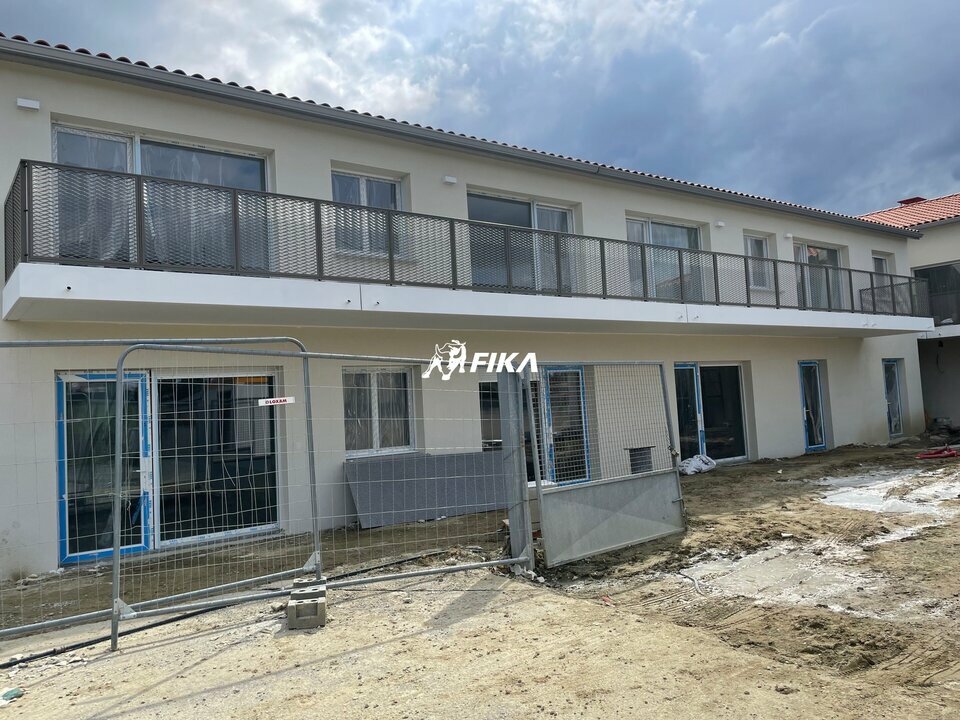 A VENDRE LOCAL COMMERCIAL 60 m2 - (31450) BELBERAUD