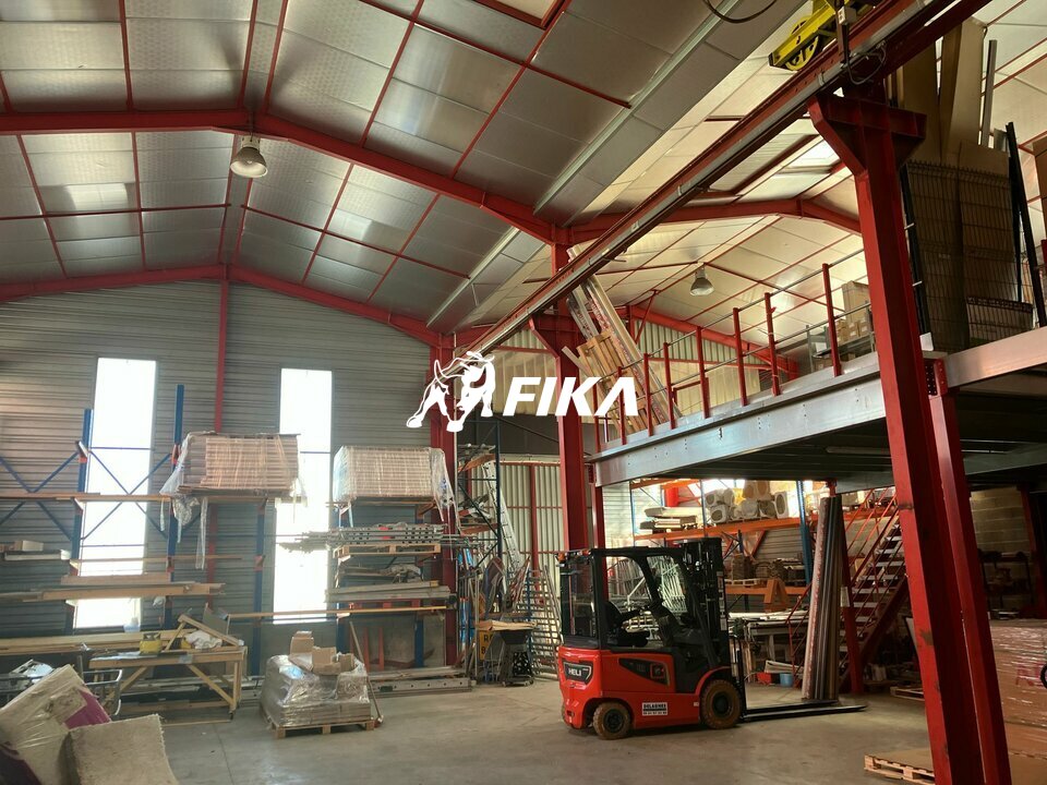 A LOUER - LOCAL D'ACTIVITÉ - 645 m2 - BEAUZELLE