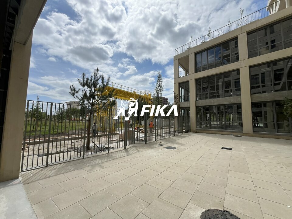 LOCAL COMMERCIAL Neuf A VENDRE coeur du quartier Euratlantique - Bordeaux 