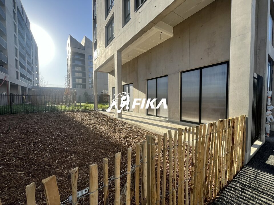 A VENDRE LOCAL COMMERCIAL 170,18 m2 - (33100) BORDEAUX