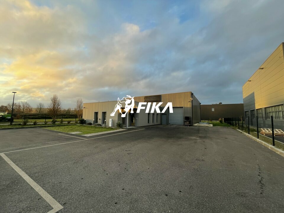 A LOUER LOCAL D'ACTIVITE 368 m2 - (31450) DEYME