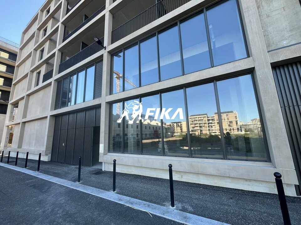 A VENDRE LOCAL D'ACTIVITÉ  210,58 m2 - (33100) BORDEAUX