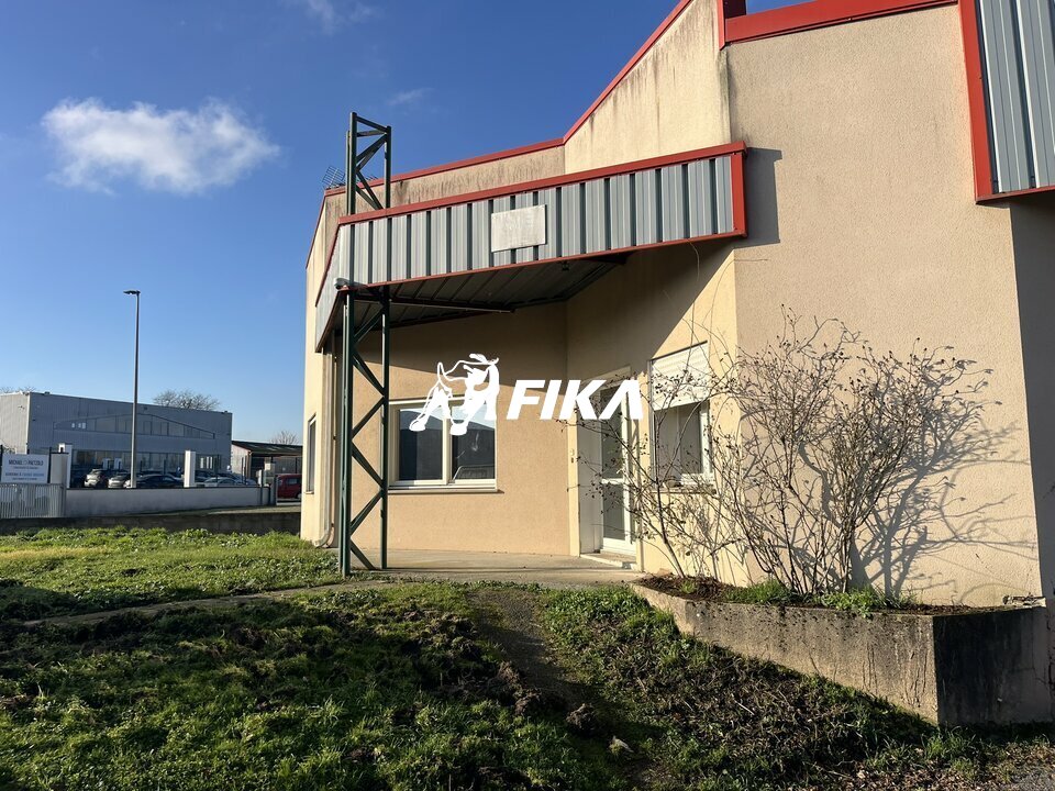 A VENDRE LOCAL D'ACTIVITÉ 485 m2 - (33640) BEAUTIRAN