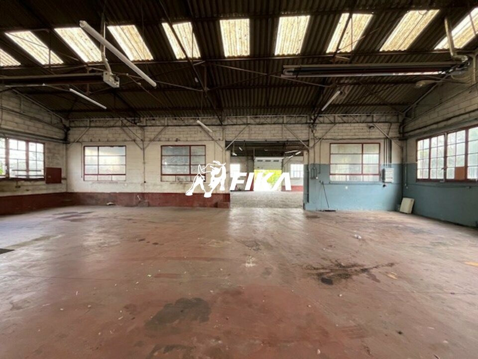 A VENDRE LOCAL D'ACTIVITE + MAISON SUR TERRAIN DE 2 990 m2 - TOULOUSE- 31200