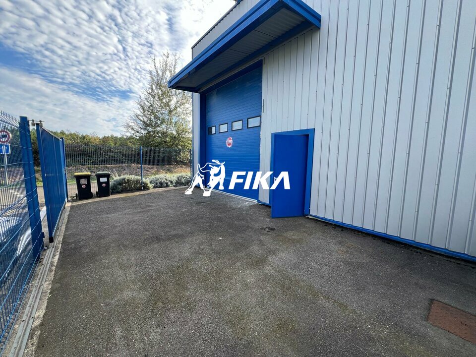 A LOUER - LOCAL D'ACTIVITE - 252 m2 - (33127) - ST JEAN D'ILLAC