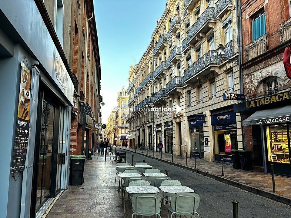 A CEDER - DROIT AU BAIL COMMERCE HYPERCENTRE VILLE ENVIRON 100m&sup2;