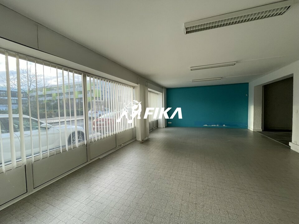 A vendre - local commercial de 200 m2 - centre ville FLOIRAC (33270)