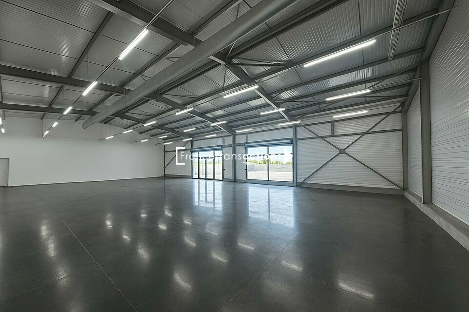 A LOUER LOCAL COMMERCIAL 643 m&sup2; CASTELNAUDARY