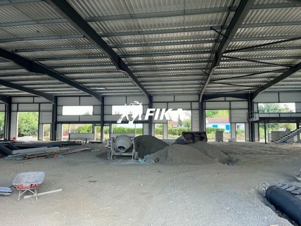 Local d'activé/entrepôt à vendre - Portet Sur Garonne - 2 268 m2.