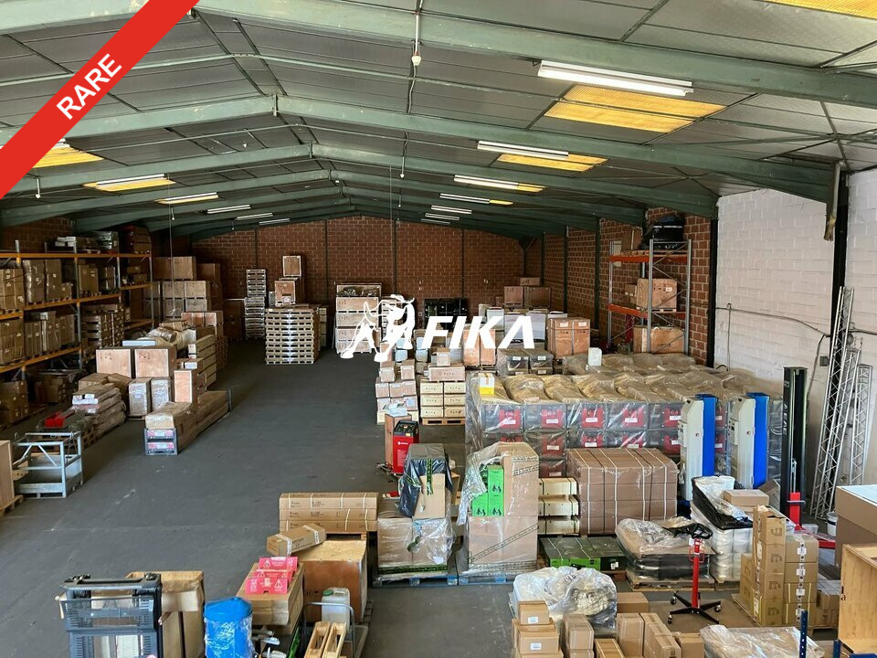 A VENDRE ENTREPOT D'ACTIVITÉ 1000 m2 - (31100) TOULOUSE