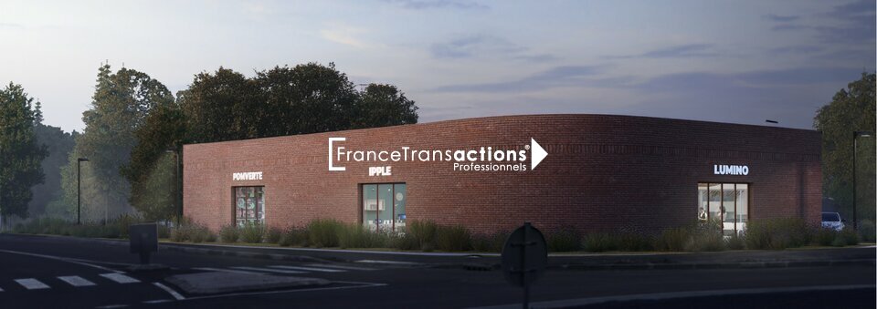 A LOUER LOCAL COMMERCIAL 390 m² DIVISIBLE EN ANGLE ROND POINT FRONTON