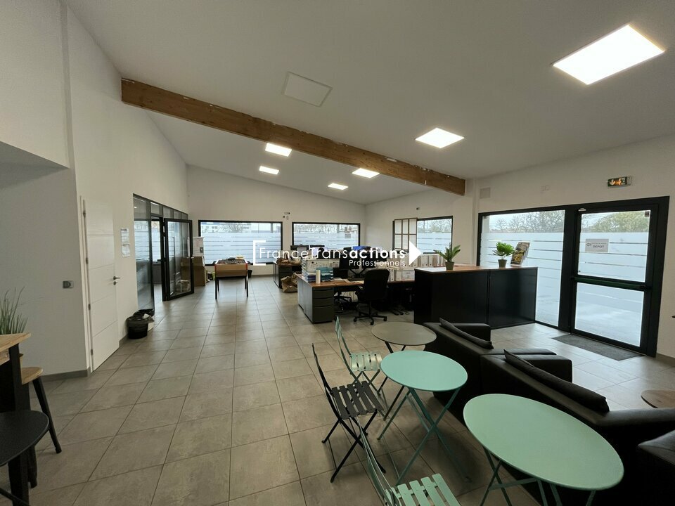 A LOUER LOCAL COMMERCIAL DIVISIBLE 432 m&sup2; PLAISANCE DU TOUCH