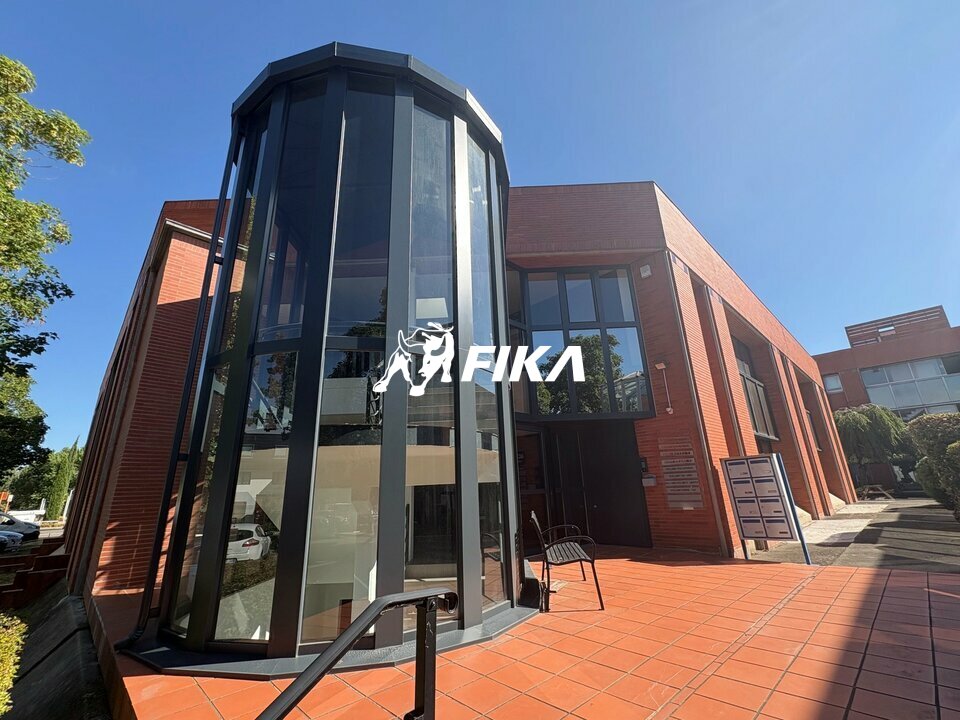 A LOUER BUREAUX 1 800 M2 - (31670) LABEGE
