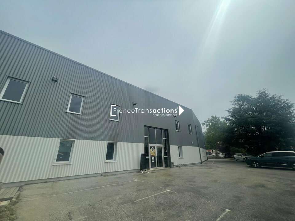 A LOUER, LOCAUX DIVISIBLES, 31200 BALMA, ENTIEREMENT RENOVES ET EQUIPES