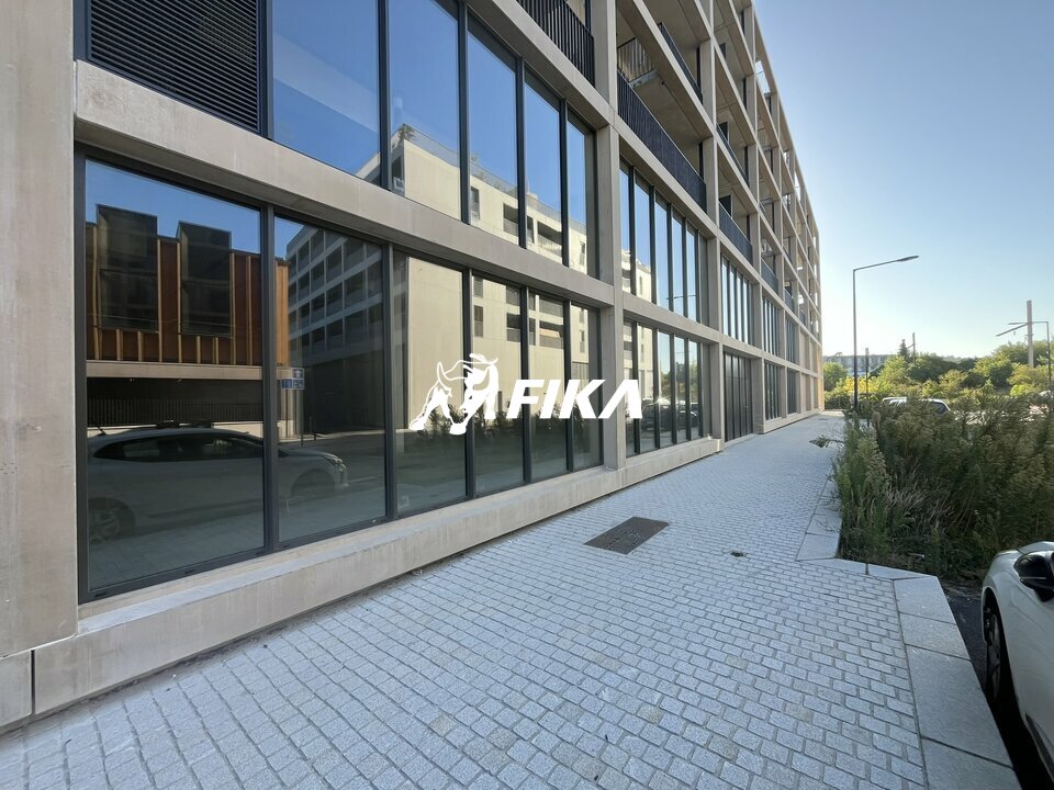 A VENDRE - LOCAL D'ACTIVITÉ 507 m2 - (33100) BORDEAUX