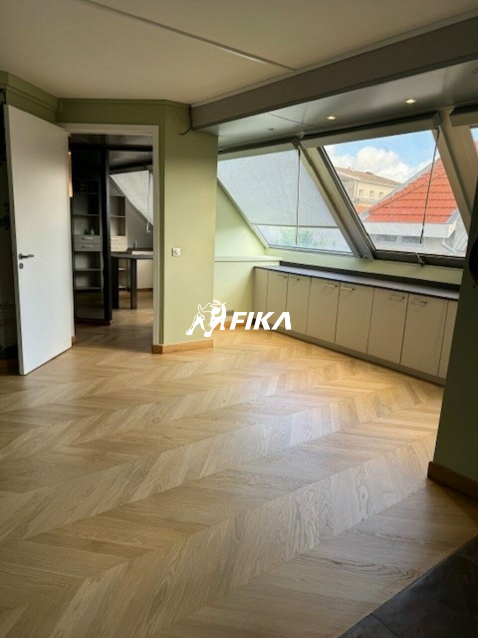 A VENDRE BUREAUX 115 m2 - (33000) BORDEAUX