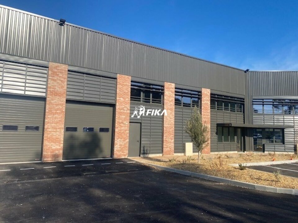 A VENDRE LOCAL D'ACTIVITÉ 300m2 - (31820) PIBRAC