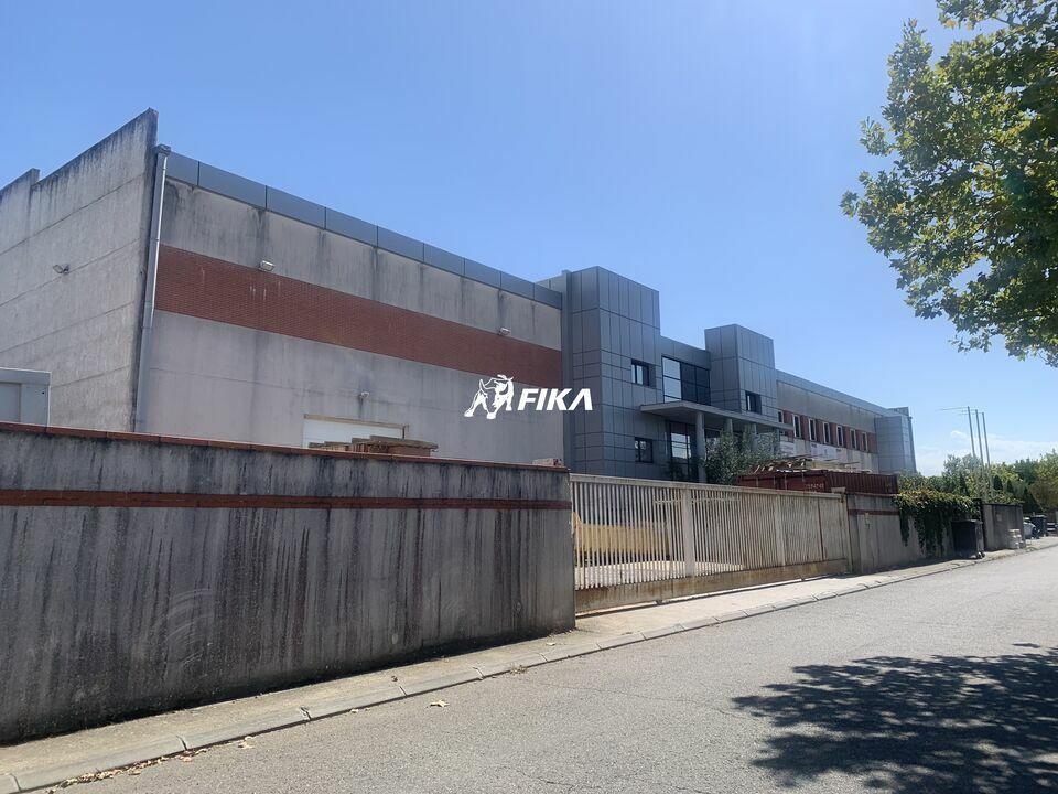 A VENDRE LOCAL D'ACTIVITE 3047 m2 (31270) CUGNAUX