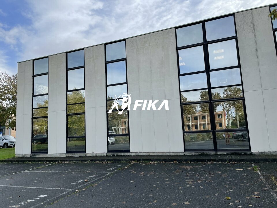 A VENDRE BUREAUX 900 m2 - (31520) RAMONVILLE SAINT AGNE