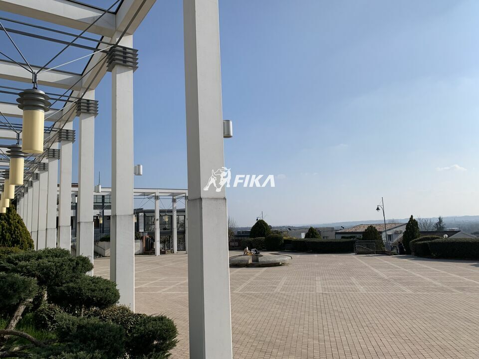A VENDRE LOCAL COMMERCIAL 147 m2 - (31240) L'UNION