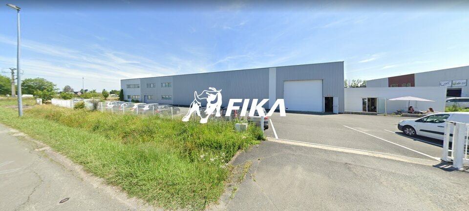 A VENDRE LOCAL D'ACTIVITE 1400 M²