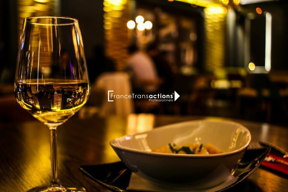 A CEDER FONDS DE COMMERCE - BAR PUR 