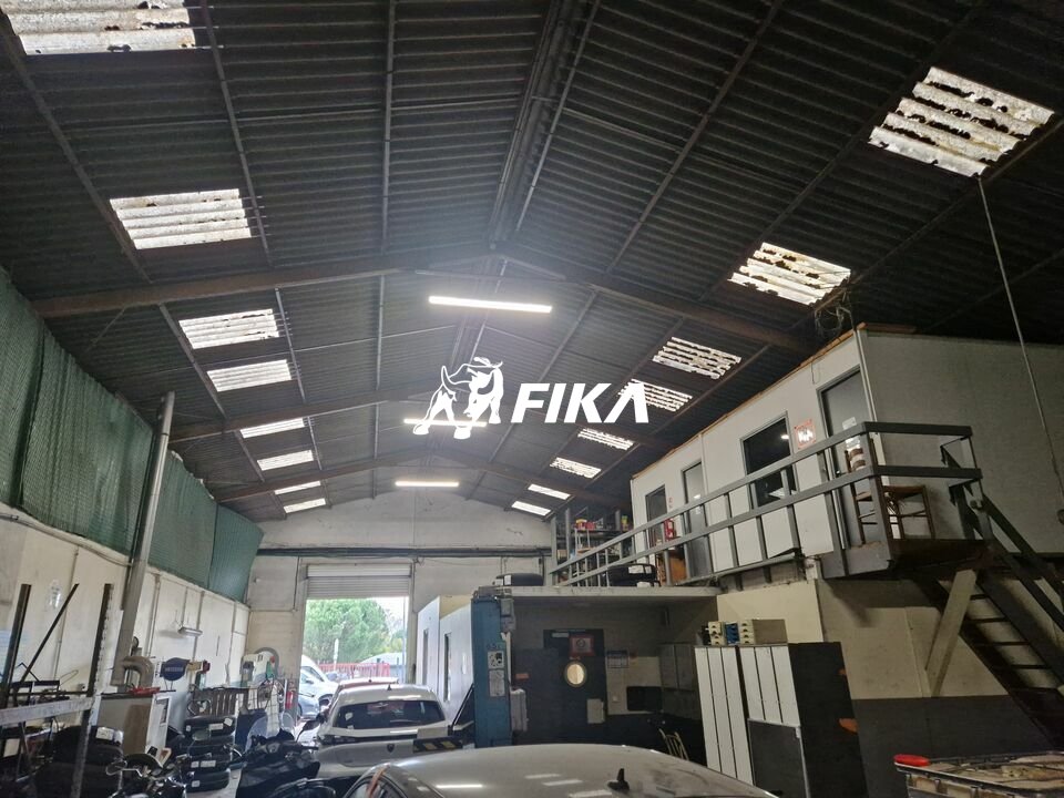 A VENDRE ENTREPOT D'ACTIVITÉ 900 m2 - (31200) TOULOUSE