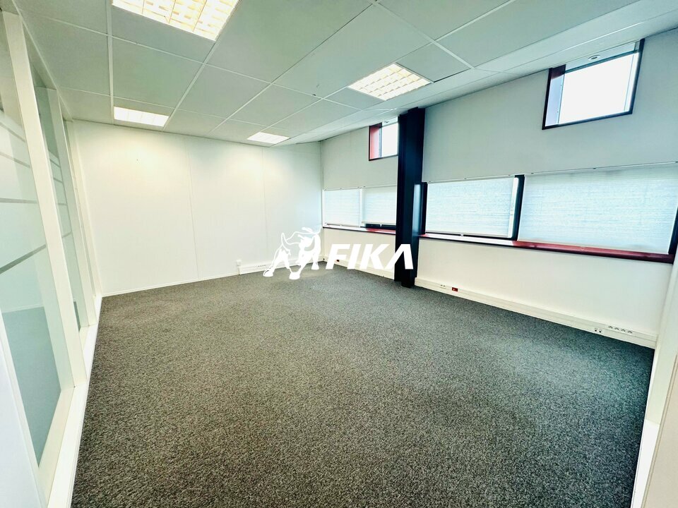 A LOUER BUREAUX - 320 m2 - (33700) MÉRIGNAC