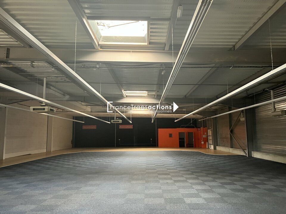  A LOUER LOCAL COMMERCIAL 689 M² MONTAUBAN 