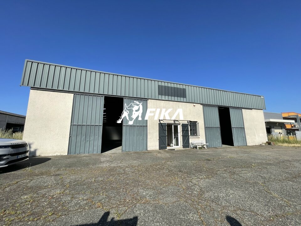 A LOUER LOCAL D'ACTIVITÉ 1 200 m2 - (31140) SAINT-ALBAN