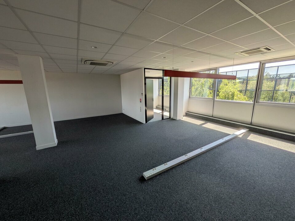 A VENDRE BUREAUX 252 m2 - (31670) LABEGE