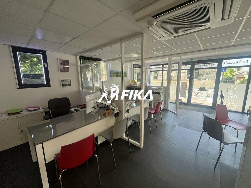 A la vente - Saint-Médard-en-Jalles - local commercial 63 m2 