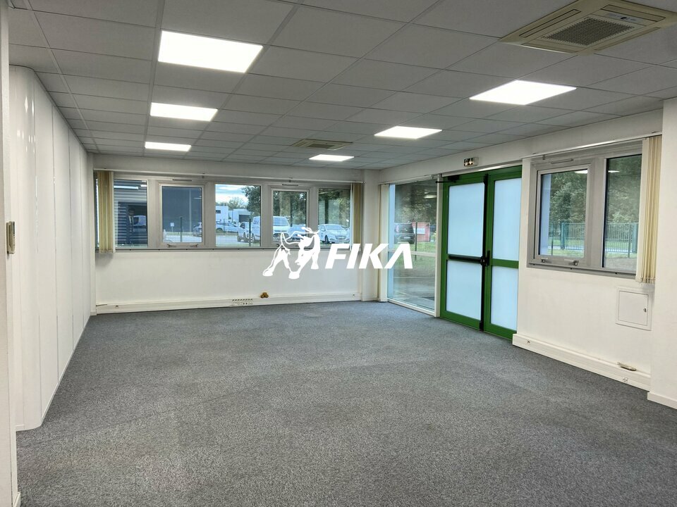 A LOUER BUREAUX 1 390 m2 (31620) CASTELNAU D'ESTRETEFONDS