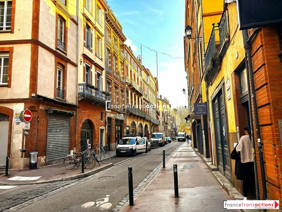 A CEDER MAGNIFIQUE LOCAL AVEC VITRINE 60M&sup2; SECTEUR CARMES TOULOUSE (31000) 