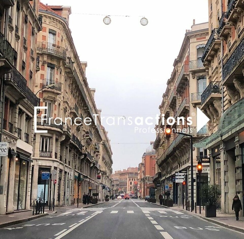 A CEDER FONDS DE COMMERCE ETABLISSEMENT DE NUIT 225 M&sup2; 