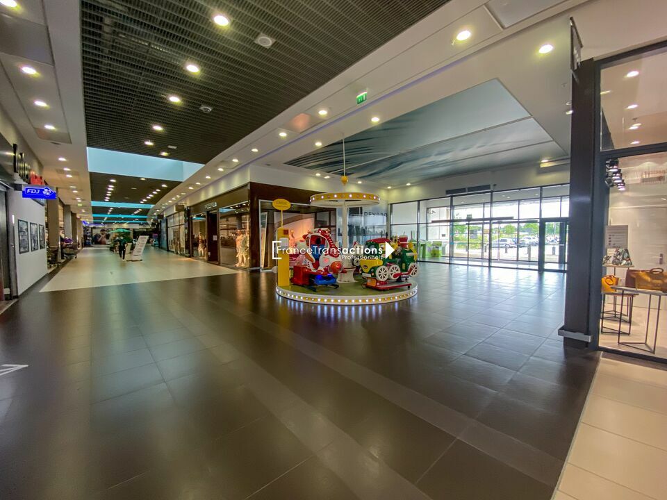 CELLULES COMMERCIALES de 29 à 352 m² AU COEUR DU CENTRE COMMERCIAL DE CASTELNAUDARY