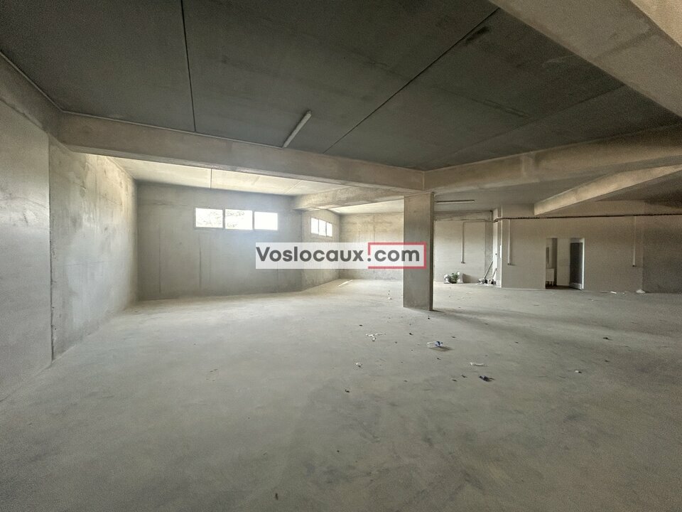 À louer : Local d'activité 250 m² dans un complexe unique à Valbonne