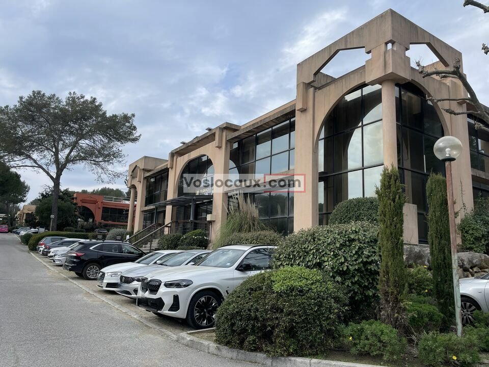A vendre : bureaux de 1280m2 + 90m2 de réserve - Sophia Antipolis