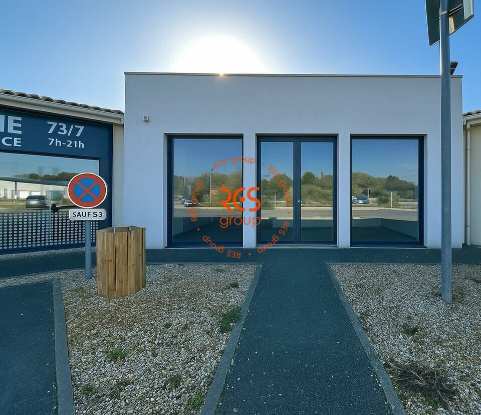 A vendre Local commercial  226m² Cavignac