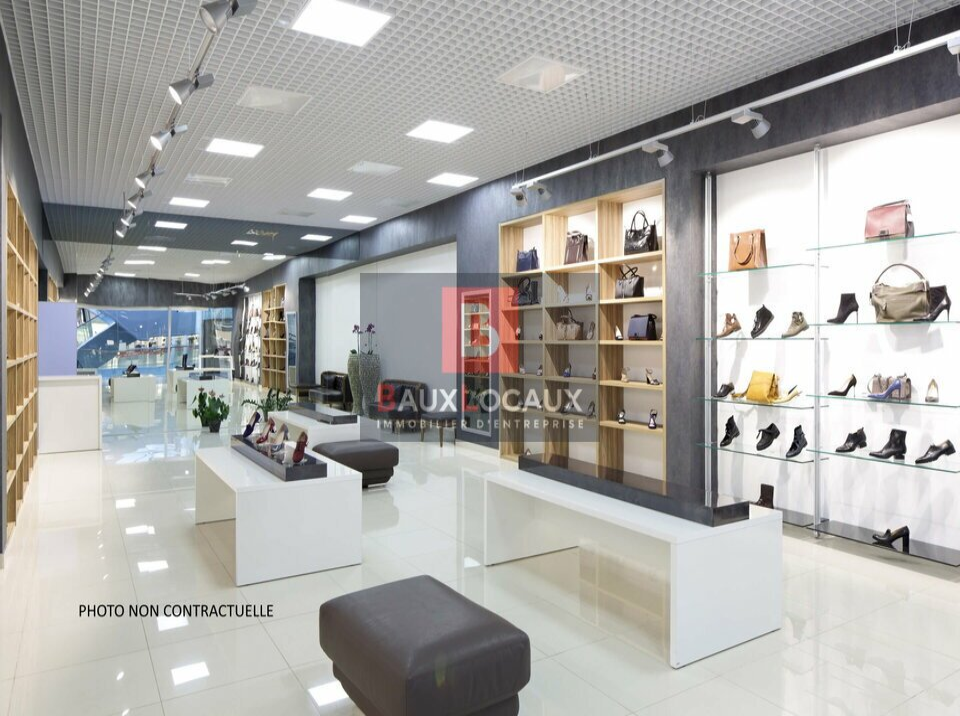 A louer Local commercial  235m² Avignon