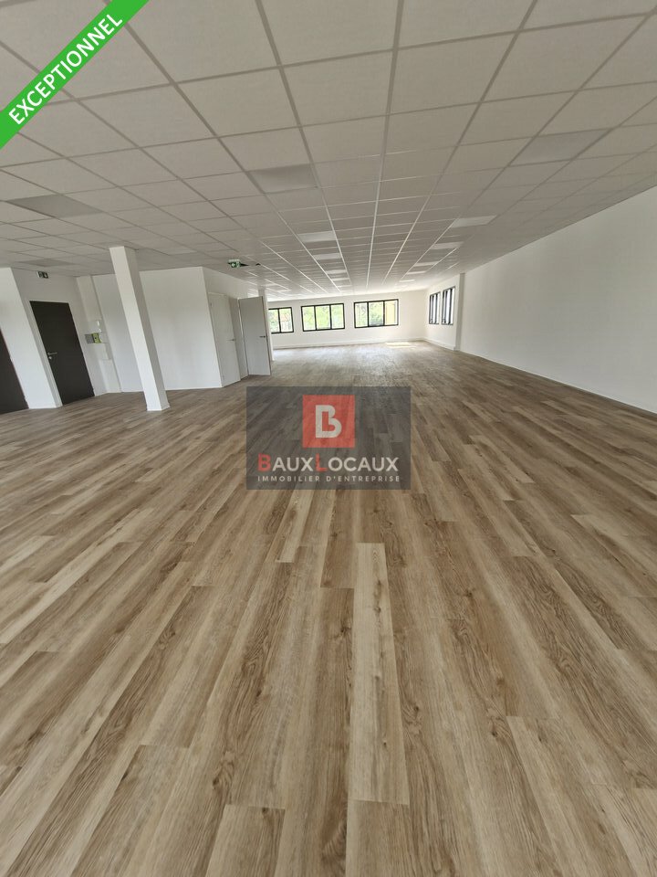 A louer Bureaux 831m² Éguilles