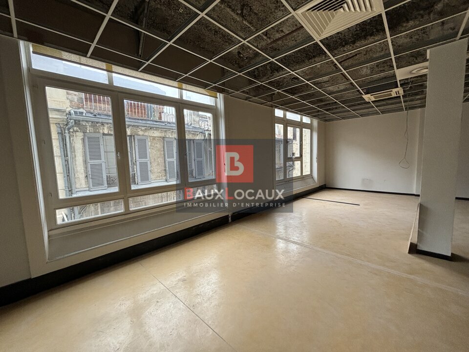À LOUER  PLATEAU DE BUREAUX  AVIGNON INTRAMUROS