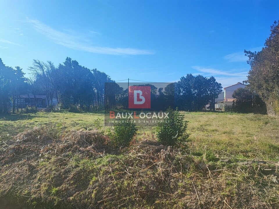 TERRAIN EN BAIL A CONSTRUCTION D'ENVIRON 3 028 m² EN TOTALITE