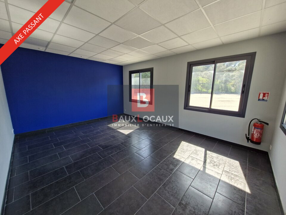 A LOUER BUREAU DE 45M2 AVEC GRAND TERRAIN SUR MARTIGUES