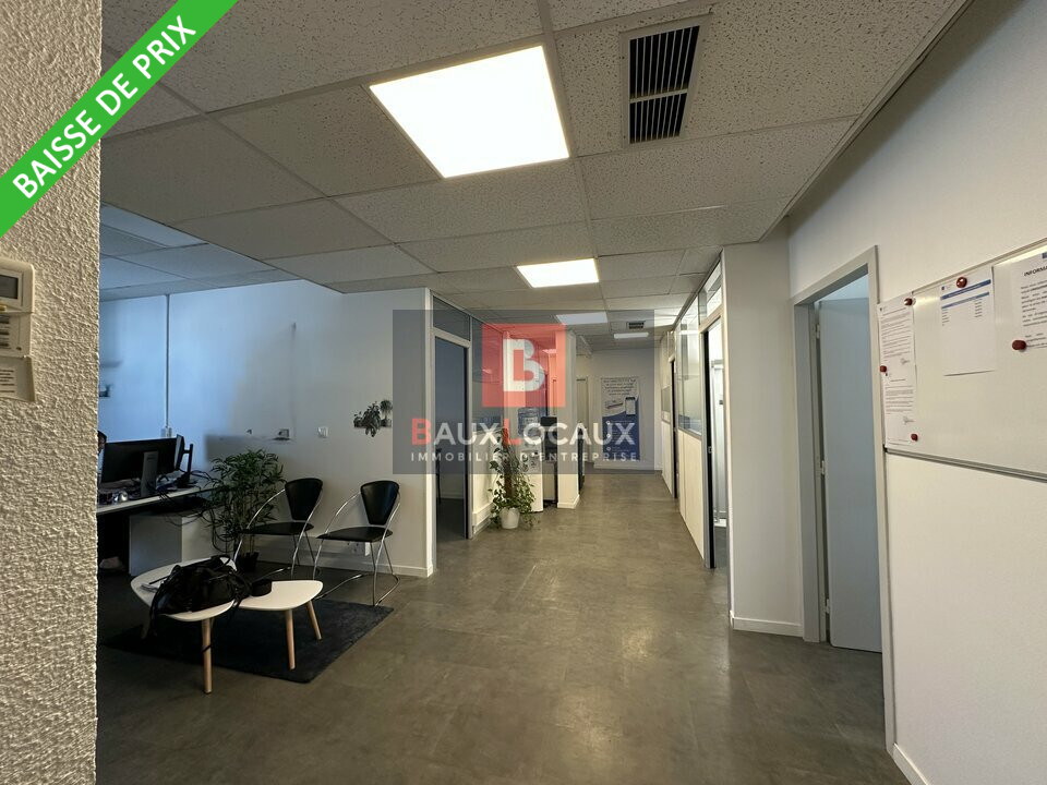 A LOUER BUREAUX TRES BON ETAT D'ENVIRON 148M² AU PONTET 