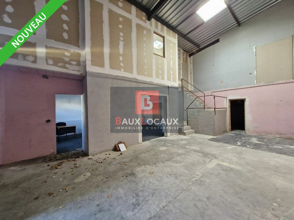 A LOUER LOCAL DE 127 M2 A VENELLE